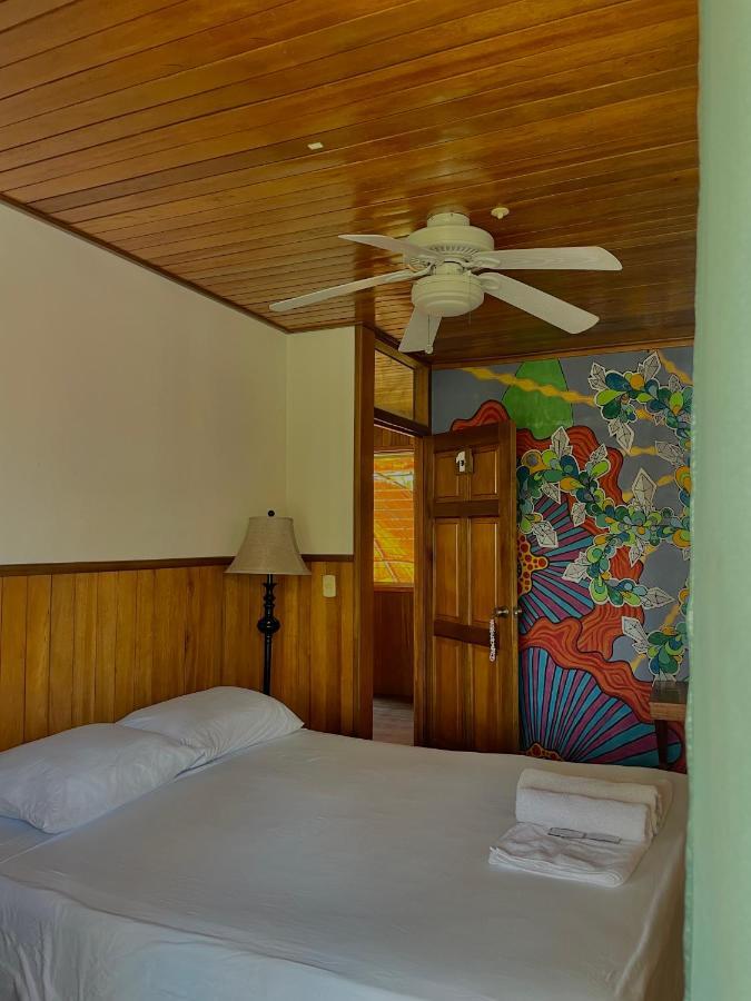 Casa Nostra Hotel Livingston Exterior photo
